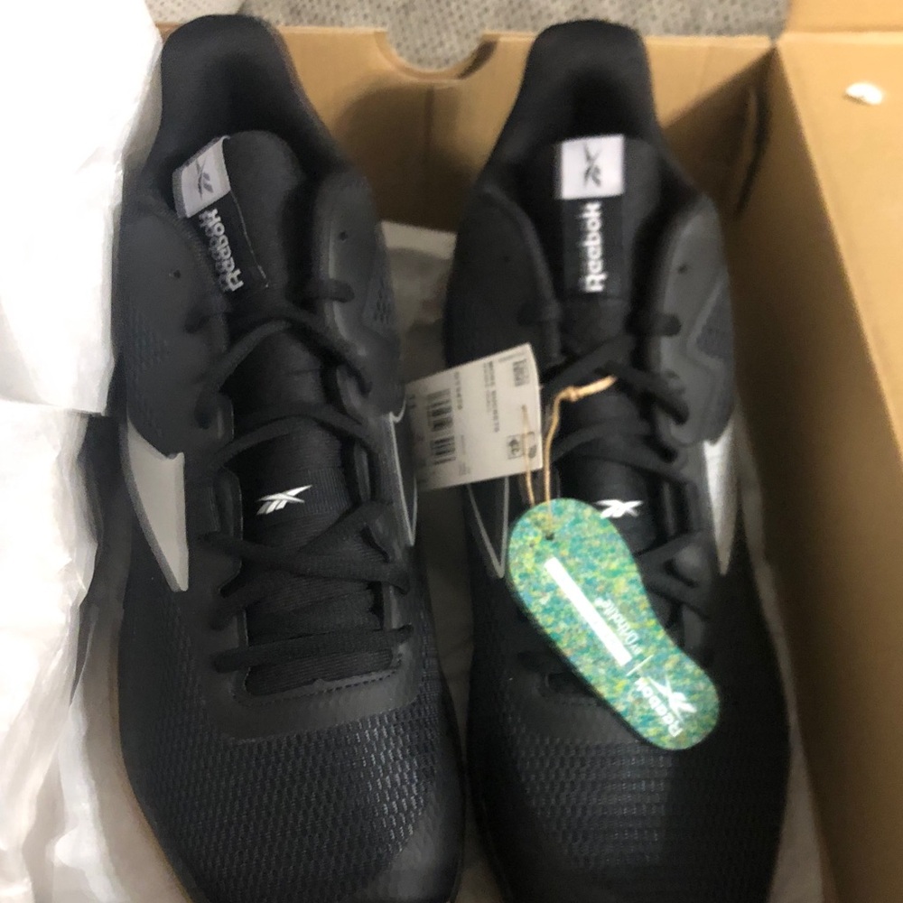 REEBOK more buckets size 11 NIB